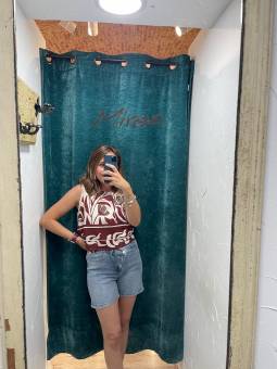 Short vaquero con botón...