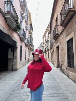 GORRO DE LLUVIA ROJO...