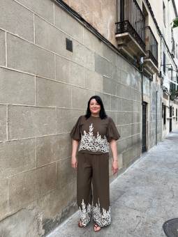 PANTALÓN FLORES BORDADAS